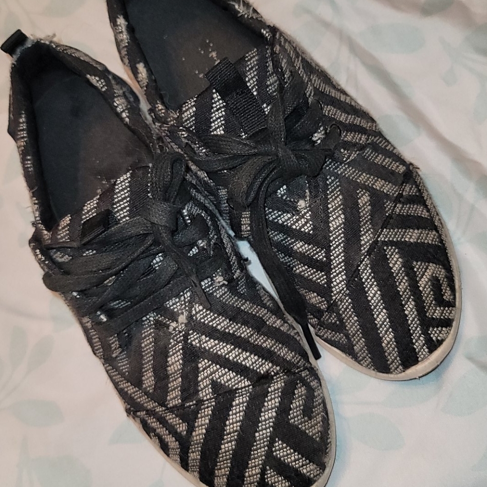Women's TOMS